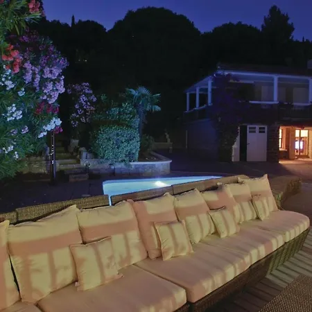 Cozy In With Wifi Holiday home Rayol-Canadel-sur-Mer